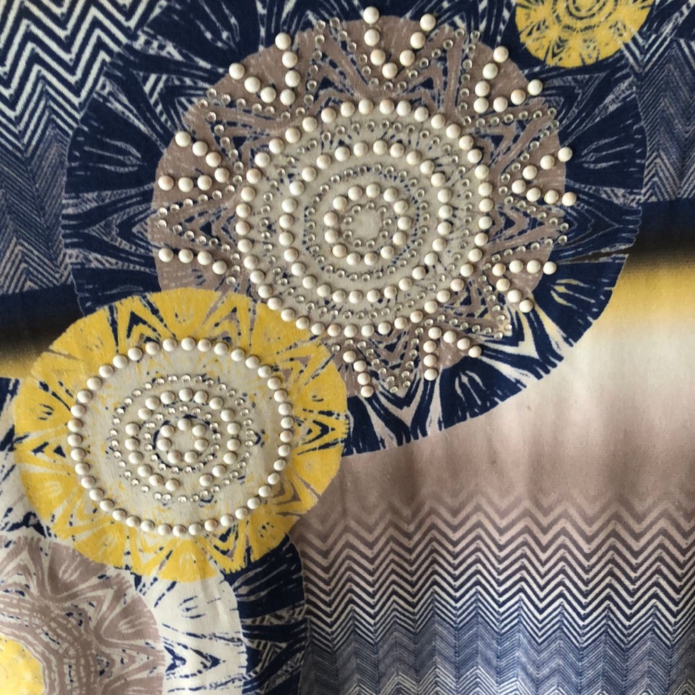Blouse - Picture 2 of 3
